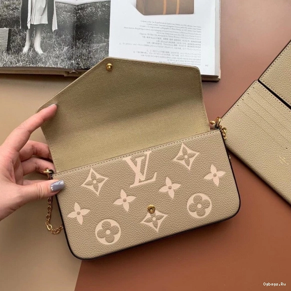 LOUIS VUITTON FÉLICIE POCHETTE 0211